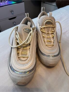 Nike Kids Cream Sneakers with Iridescent Silver Trim